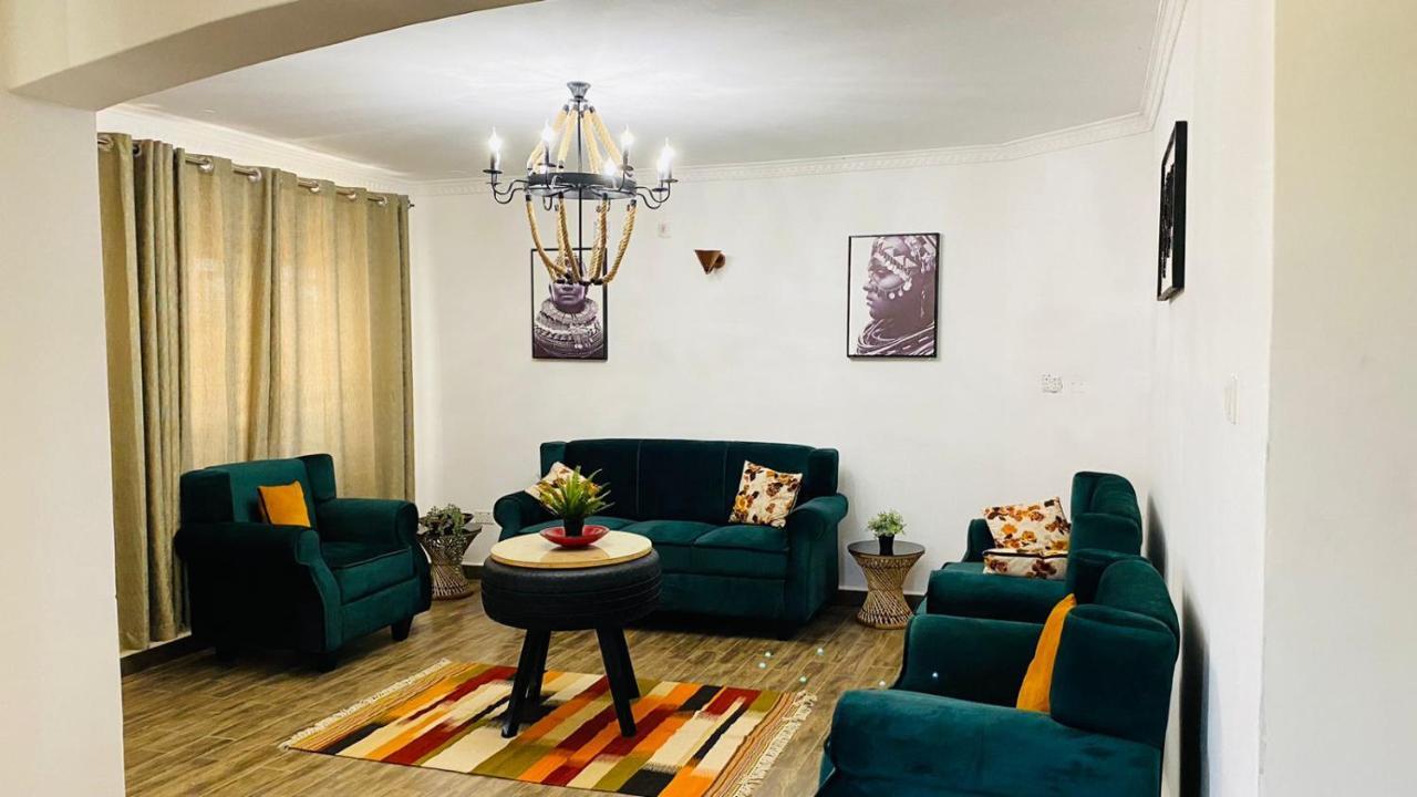 Hotel Nimaro Courts Entebbe Zewnętrze zdjęcie
