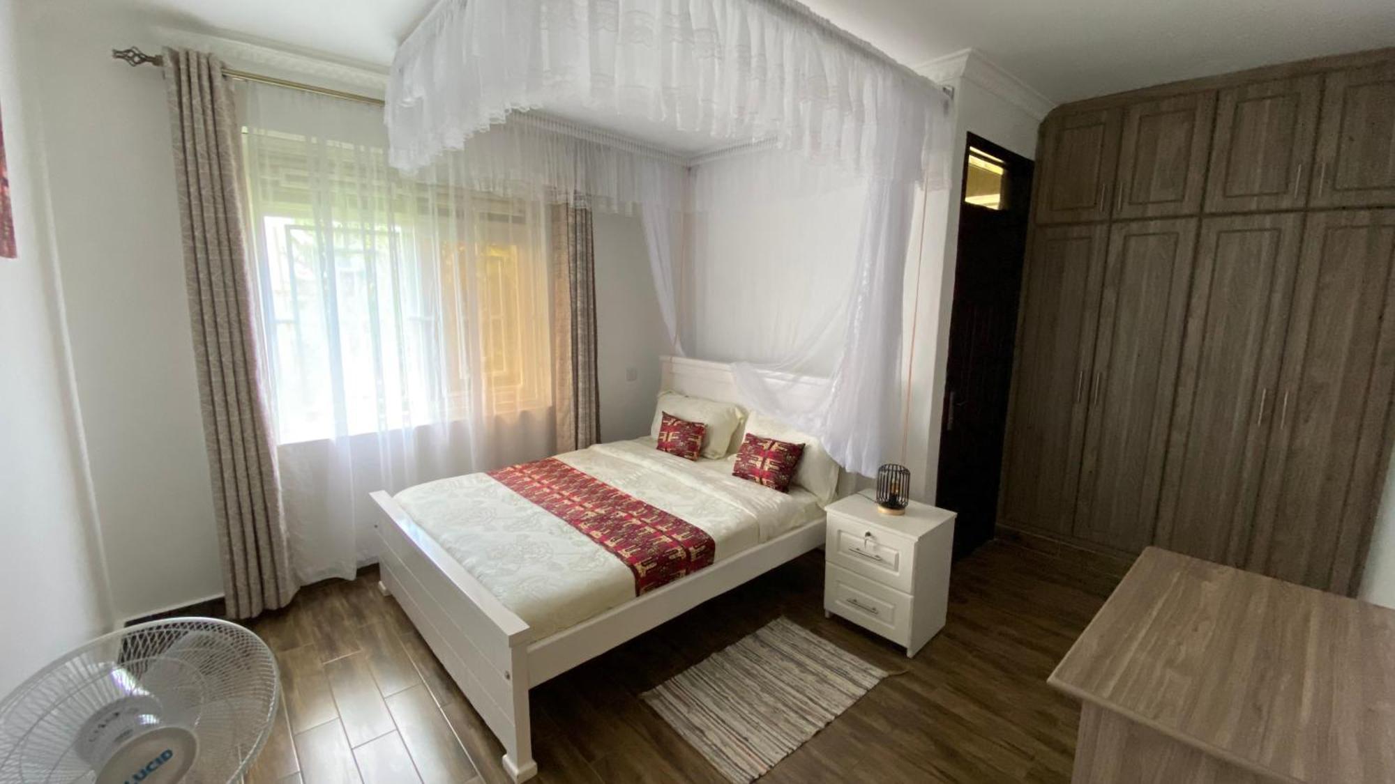 Hotel Nimaro Courts Entebbe Zewnętrze zdjęcie