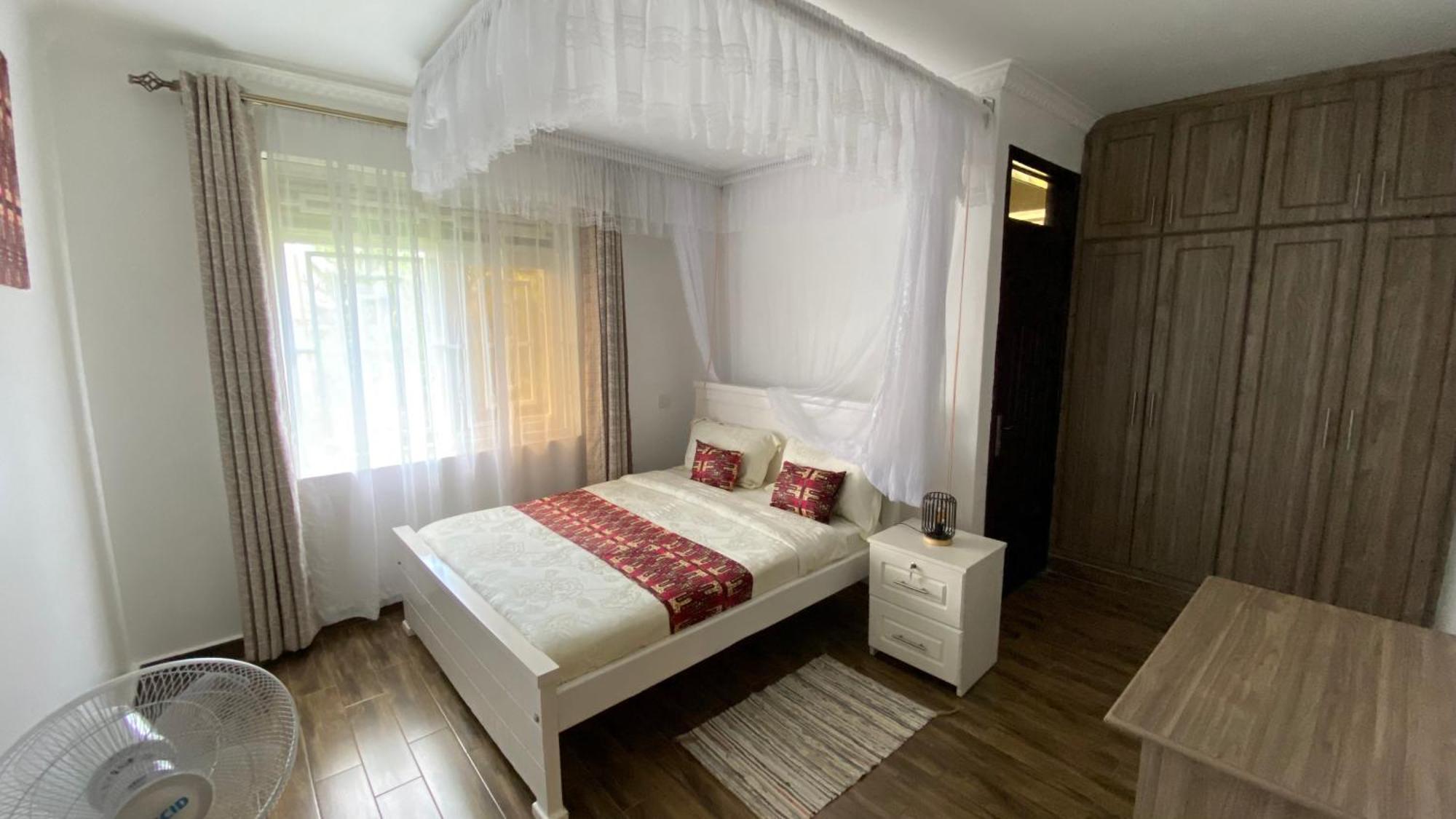 Hotel Nimaro Courts Entebbe Zewnętrze zdjęcie