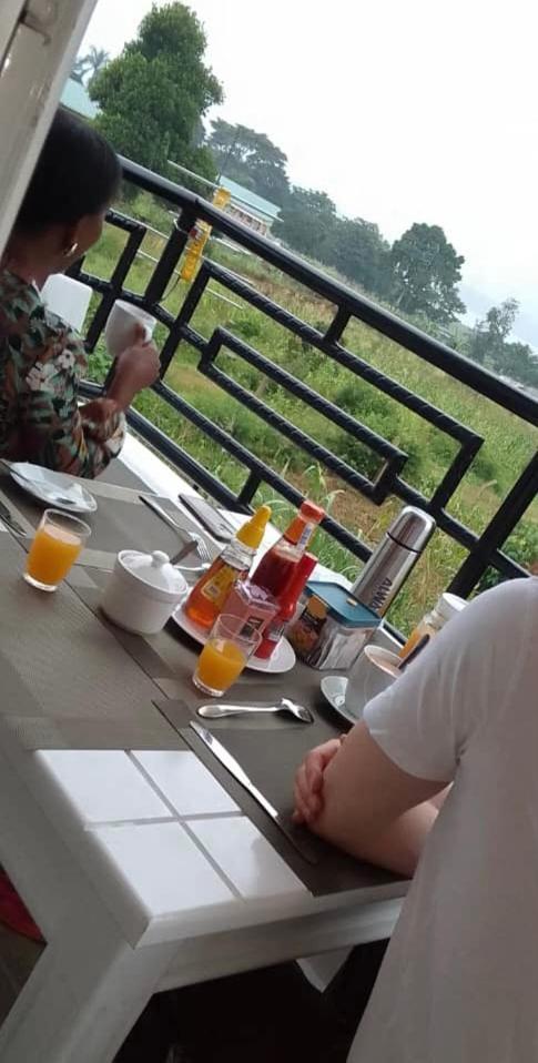 Hotel Nimaro Courts Entebbe Zewnętrze zdjęcie