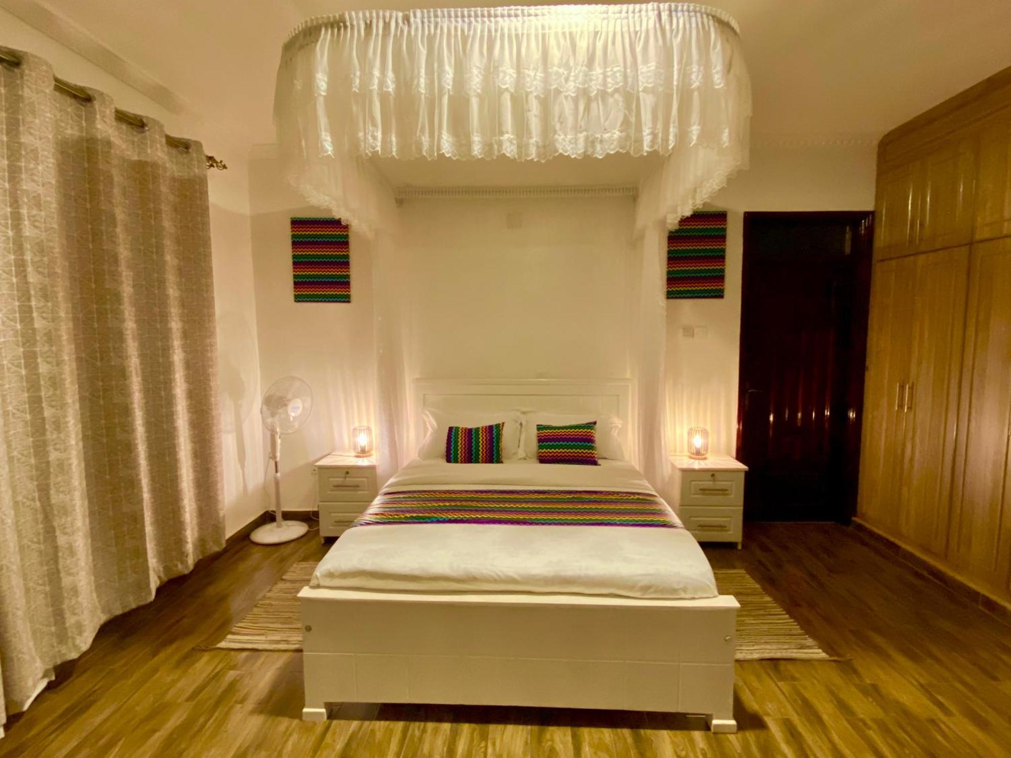 Hotel Nimaro Courts Entebbe Zewnętrze zdjęcie
